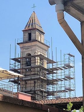 Il campanile della chiesa della Vergine
